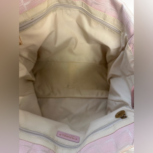 RARE!! Authentic Chanel Travel Ligne Tote with Matching Pouch Included!!! - Picture 4 of 16